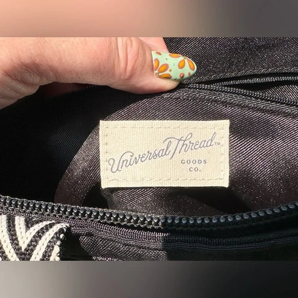 Universal thread black backpack - Picture 5 of 16